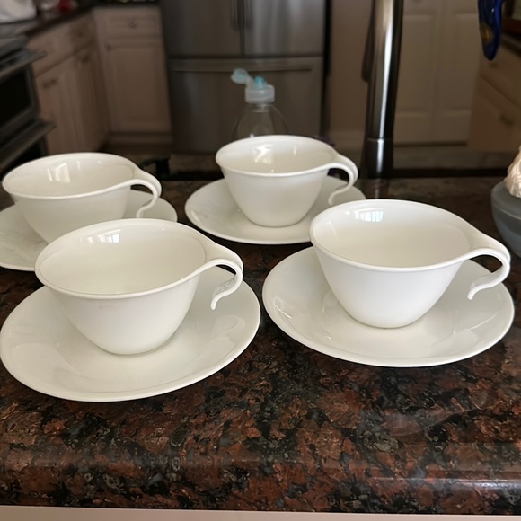 Corelle Dining Four Bright White Vintage Corelle Cups And Saucers I